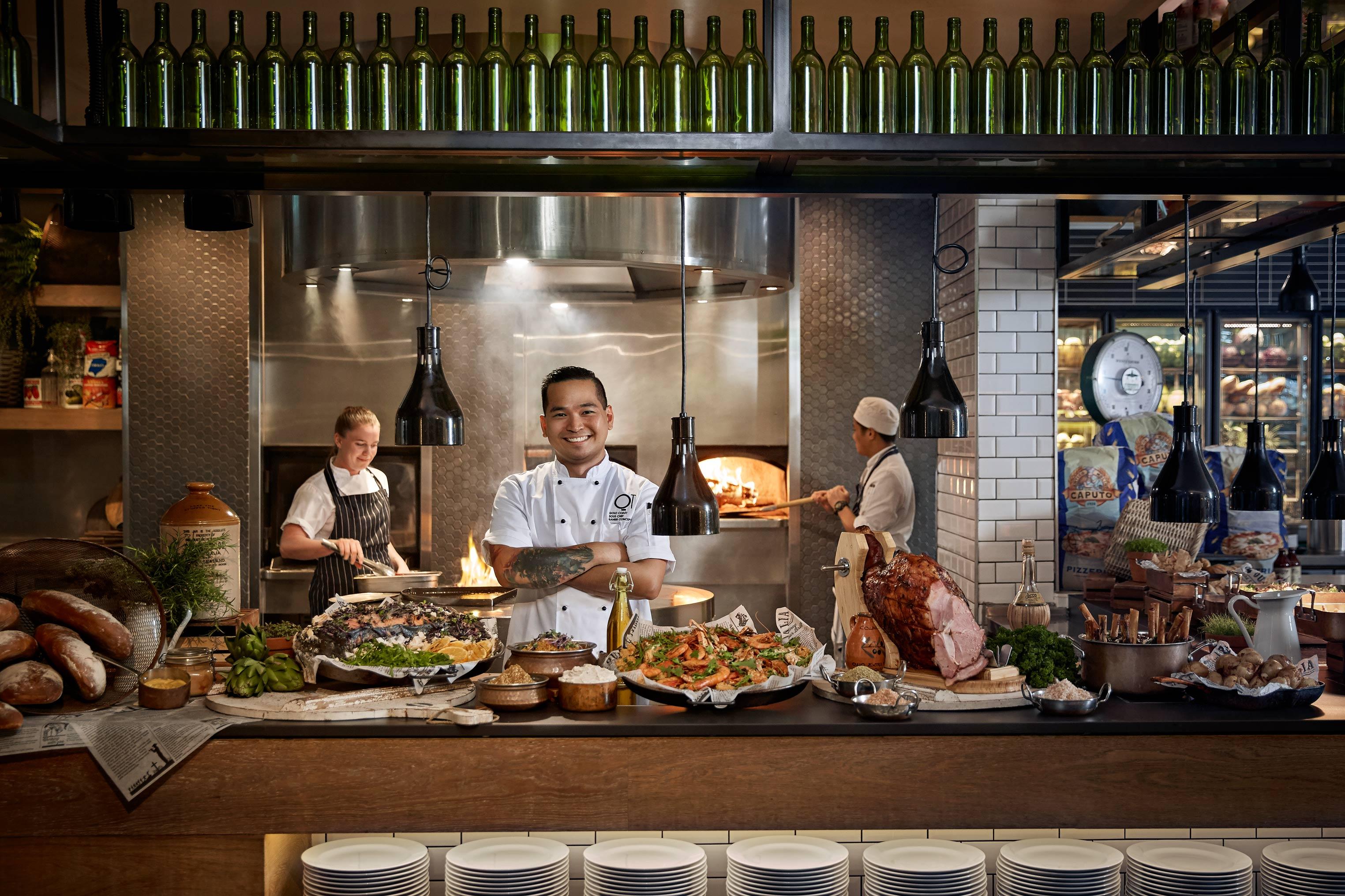 Qt Gold Coast Hotel Bagian luar foto The kitchen at the restaurant