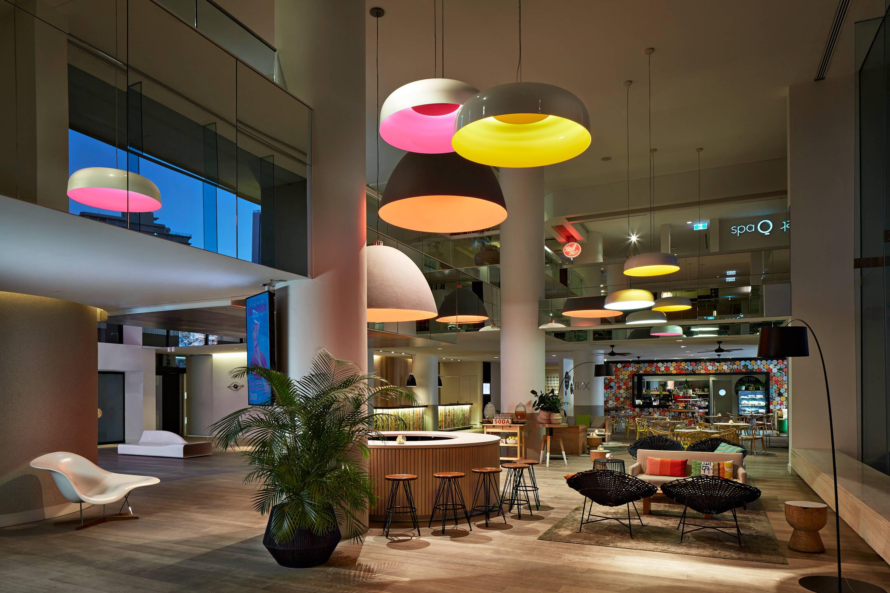 Qt Gold Coast Hotel Bagian luar foto The lounge at Terminal 1