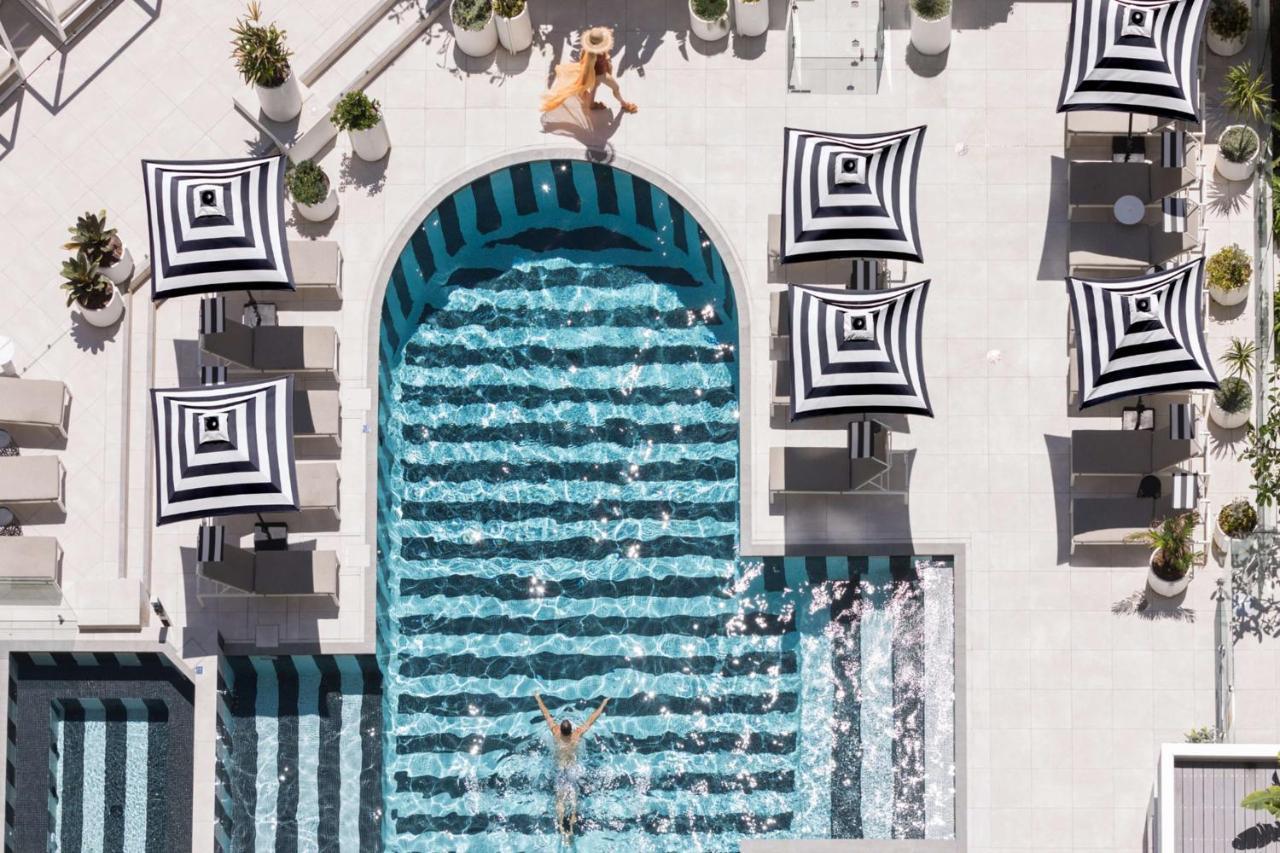 Qt Gold Coast Hotel Bagian luar foto The pool at the 1 Hotel South Beach